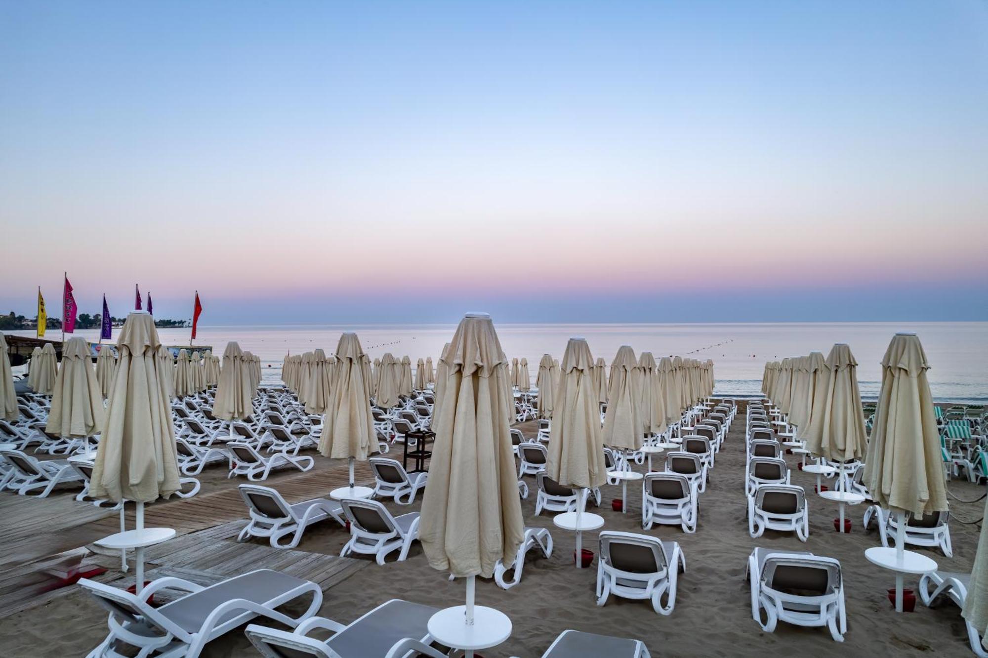 Trendy Side Beach Adults Only Exterior photo